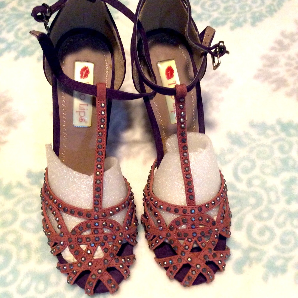 NIB Two Lips heels.
